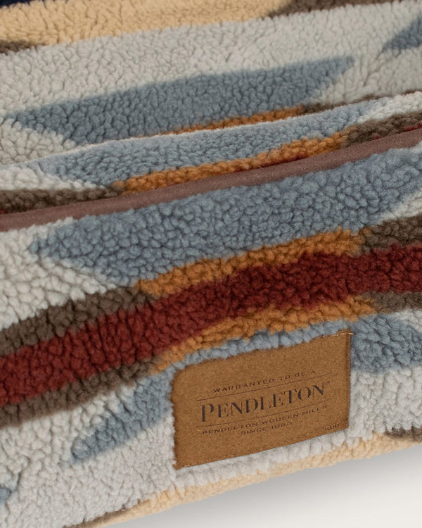 ALTERNATE VIEW OF WYETH TRAIL PET BED - KUDDLER IN BEIGE image number 3